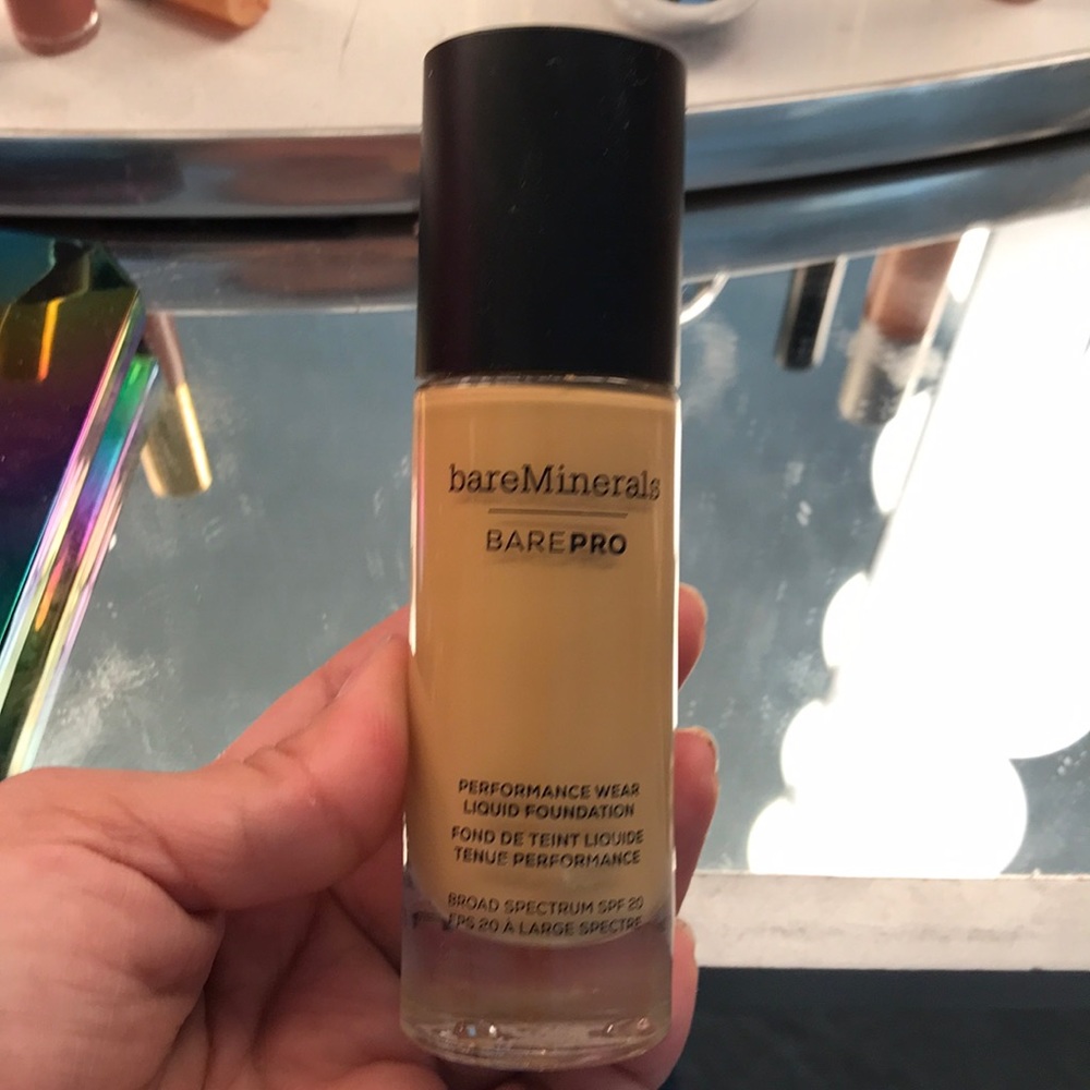 Bareminerals BarePro liquid foundation